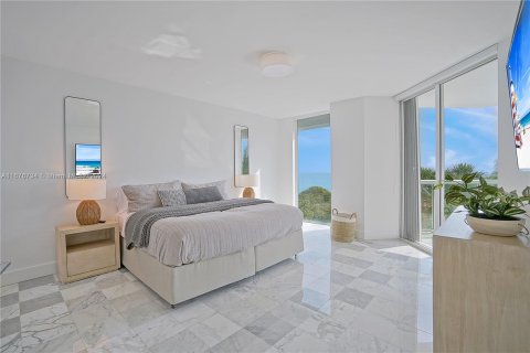 Condominio en venta en Surfside, Florida, 3 dormitorios, 179.3 m2 № 1401467 - foto 4