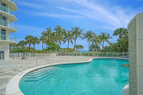 Copropriété à vendre à Surfside, Floride: 3 chambres, 179.3 m2 № 1401467 - photo 19