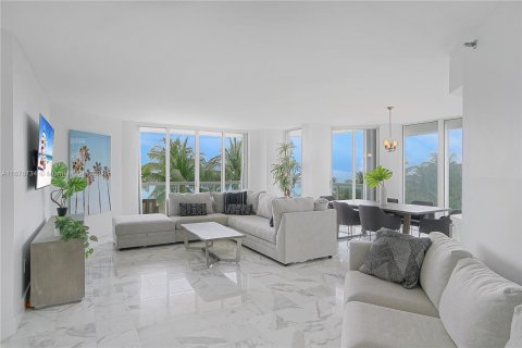 Copropriété à vendre à Surfside, Floride: 3 chambres, 179.3 m2 № 1401467 - photo 1