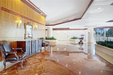 Copropriété à vendre à Surfside, Floride: 3 chambres, 179.3 m2 № 1401467 - photo 24