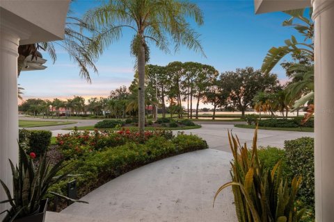 Villa ou maison à vendre à Tampa, Floride: 4 chambres, 372.63 m2 № 1341788 - photo 2