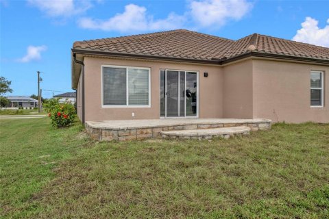 House in Punta Gorda, Florida 3 bedrooms, 205.87 sq.m. № 1341755 - photo 16