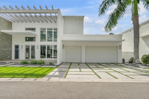 Villa ou maison à vendre à Doral, Floride: 5 chambres, 337.98 m2 № 1073122 - photo 6