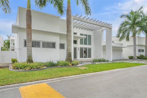 Villa ou maison à vendre à Doral, Floride: 5 chambres, 337.98 m2 № 1073122 - photo 5