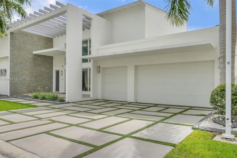 Villa ou maison à vendre à Doral, Floride: 5 chambres, 337.98 m2 № 1073122 - photo 7