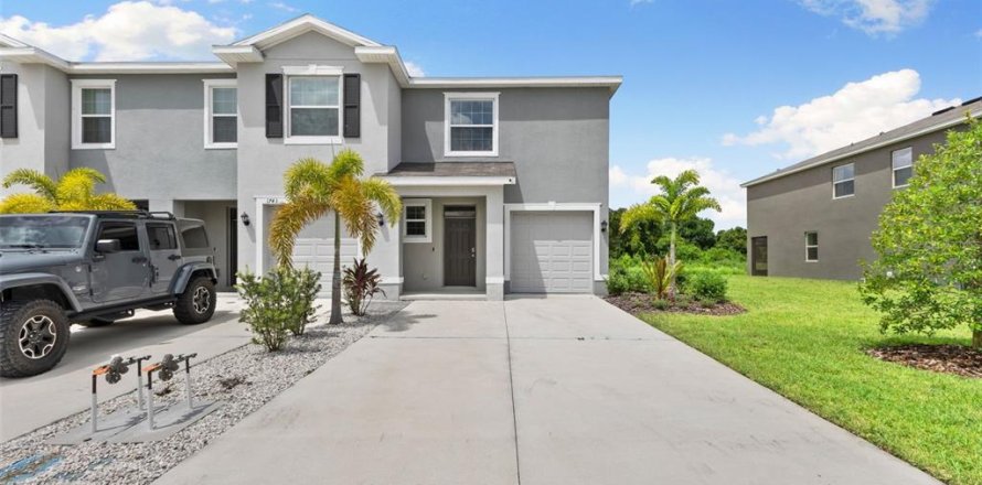 Townhouse in Bradenton, Florida 3 bedrooms, 162.11 sq.m. № 1359701