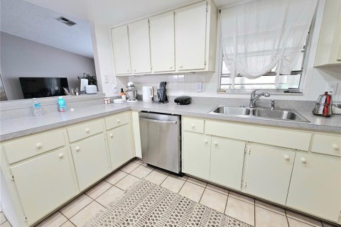 Condominio en venta en New Port Richey, Florida, 3 dormitorios, 123.84 m2 № 1374492 - foto 25