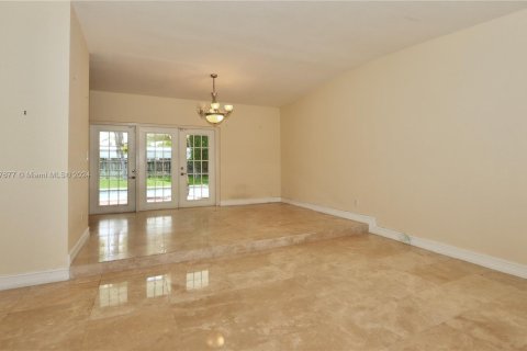 House in Miami, Florida 3 bedrooms, 148.74 sq.m. № 1241684 - photo 9