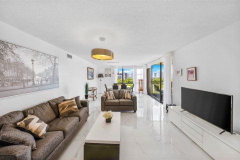 Copropriété à vendre à Aventura, Floride: 2 chambres, 121.98 m2 № 1241731 - photo 3