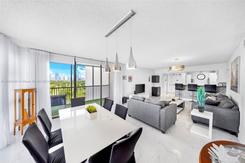 Condo in Aventura, Florida, 2 bedrooms  № 1241731 - photo 7