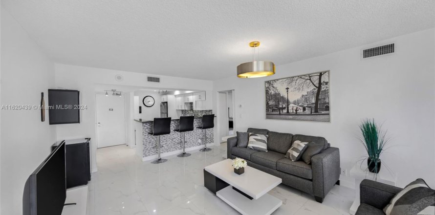 Condo à Aventura, Floride, 2 chambres  № 1241731