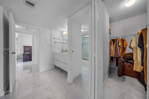 Copropriété à vendre à Aventura, Floride: 2 chambres, 121.98 m2 № 1241731 - photo 15