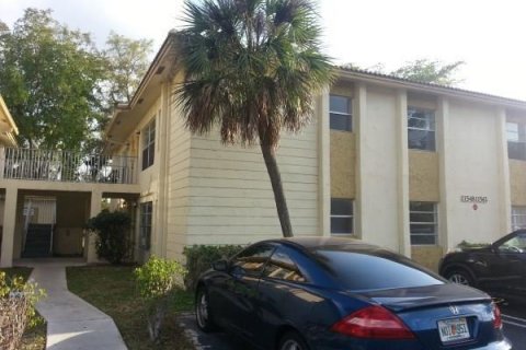 Condominio en venta en Coral Springs, Florida, 2 dormitorios, 68.75 m2 № 1020069 - foto 10