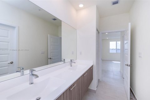 Condominio en venta en Doral, Florida, 3 dormitorios, 102.38 m2 № 1040229 - foto 11