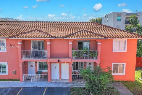 Condo in Hialeah, Florida, 2 bedrooms  № 1309507 - photo 13