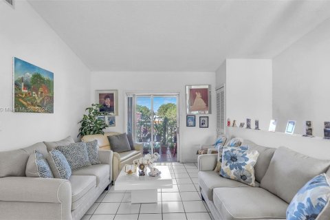 Copropriété à vendre à Hialeah, Floride: 2 chambres, 76.18 m2 № 1309507 - photo 3