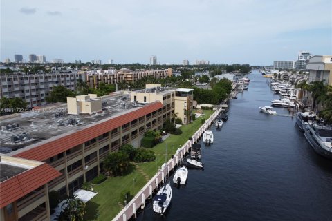 Condo in Fort Lauderdale, Florida, 2 bedrooms  № 1294017 - photo 22