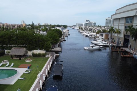 Condo in Fort Lauderdale, Florida, 2 bedrooms  № 1294017 - photo 18