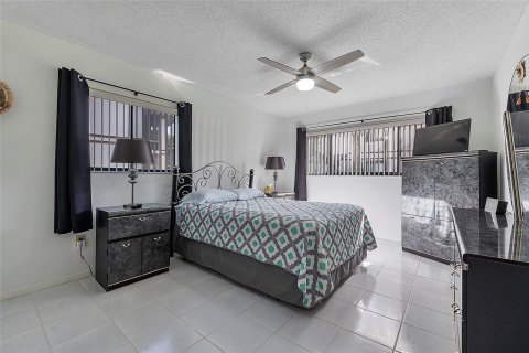 Copropriété à vendre à Tamarac, Floride: 2 chambres, 78.13 m2 № 1070451 - photo 18