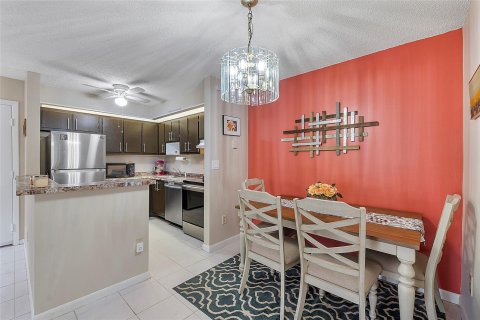 Copropriété à vendre à Tamarac, Floride: 2 chambres, 78.13 m2 № 1070451 - photo 14