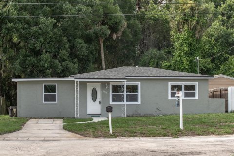 House in New Port Richey, Florida 3 bedrooms, 115.2 sq.m. № 1303742 - photo 1