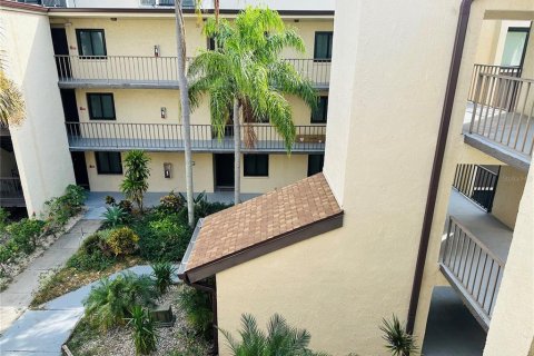 Condo in Clearwater, Florida, 1 bedroom  № 1420515 - photo 3