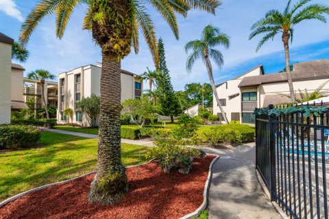 Condo in Clearwater, Florida, 1 bedroom  № 1420515 - photo 5