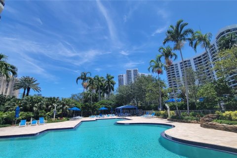 Condo in Aventura, Florida, 2 bedrooms  № 1412320 - photo 1