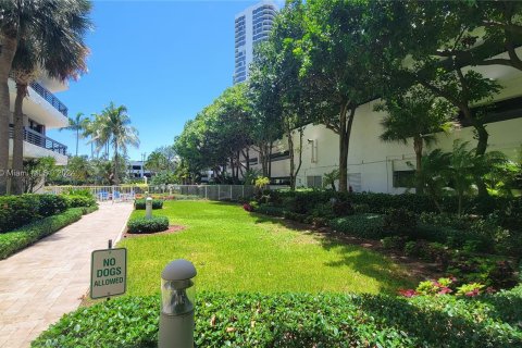 Condo in Aventura, Florida, 2 bedrooms  № 1412320 - photo 6