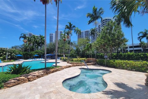 Condo in Aventura, Florida, 2 bedrooms  № 1412320 - photo 8