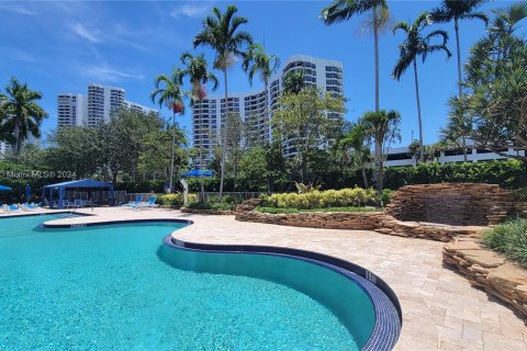 Condo in Aventura, Florida, 2 bedrooms  № 1412320 - photo 30