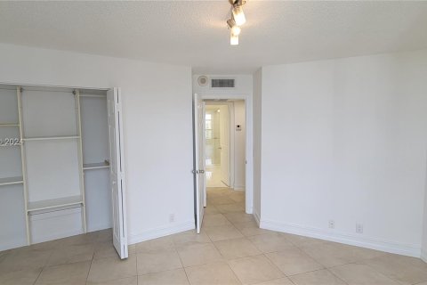 Condo in Aventura, Florida, 2 bedrooms  № 1412320 - photo 21