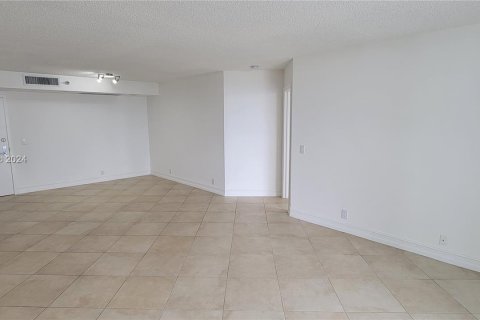 Condo in Aventura, Florida, 2 bedrooms  № 1412320 - photo 10