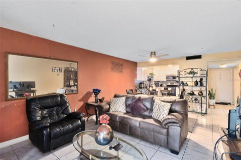 Copropriété à vendre à Orlando, Floride: 2 chambres, 96.06 m2 № 1301533 - photo 15