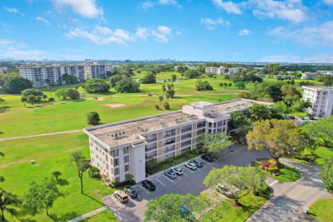 Copropriété à vendre à Pompano Beach, Floride: 1 chambre, 79.9 m2 № 1068451 - photo 1