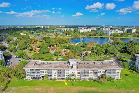 Condo in Pompano Beach, Florida, 1 bedroom  № 1068451 - photo 18