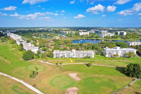 Condominio en venta en Pompano Beach, Florida, 1 dormitorio, 79.9 m2 № 1068451 - foto 16