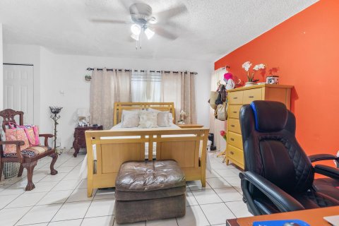 Купить виллу или дом в Хайалиа, Флорида 7 спален, 142.88м2, № 1160457 - фото 15