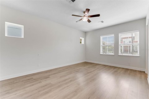 Casa en venta en Orlando, Florida, 5 dormitorios, 352.56 m2 № 1260783 - foto 18