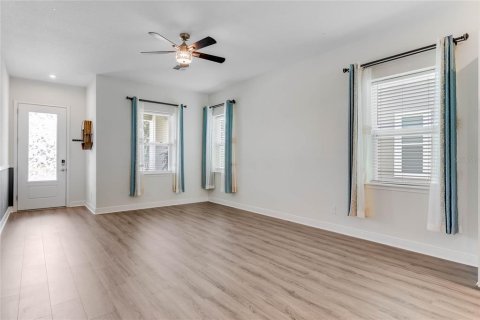 Casa en venta en Orlando, Florida, 5 dormitorios, 352.56 m2 № 1260783 - foto 16