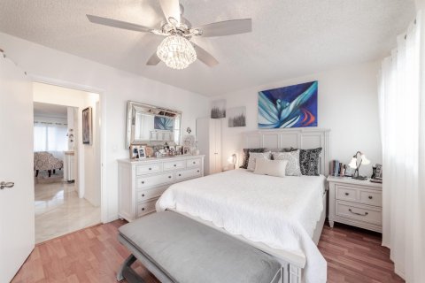 Condominio en venta en Hallandale Beach, Florida, 1 dormitorio, 58.06 m2 № 1044093 - foto 3