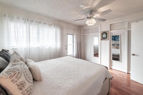 Condo in Hallandale Beach, Florida, 1 bedroom  № 1044093 - photo 17