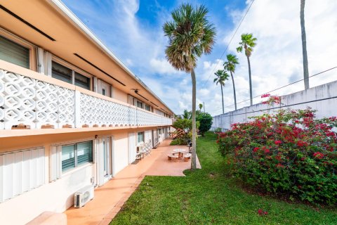 Condominio en venta en Hallandale Beach, Florida, 1 dormitorio, 58.06 m2 № 1044093 - foto 14