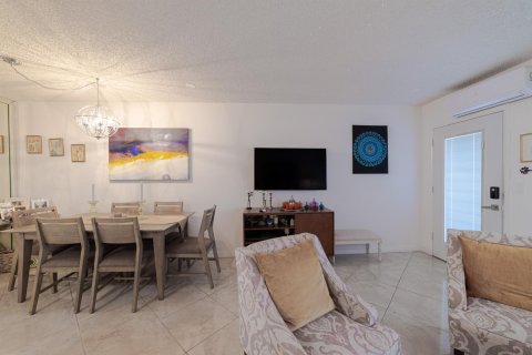 Condominio en venta en Hallandale Beach, Florida, 1 dormitorio, 58.06 m2 № 1044093 - foto 8