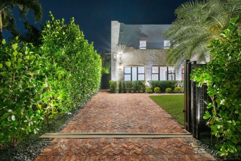 Villa ou maison à vendre à West Palm Beach, Floride: 3 chambres, 251.67 m2 № 1050040 - photo 3