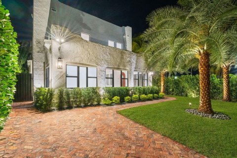 Villa ou maison à vendre à West Palm Beach, Floride: 3 chambres, 251.67 m2 № 1050040 - photo 4