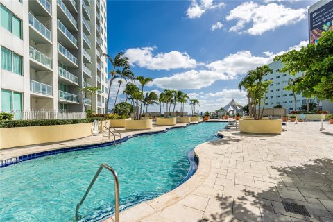 Condominio en venta en Miami, Florida, 1 dormitorio, 74.51 m2 № 1216568 - foto 25