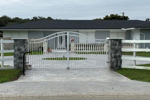 Villa ou maison à vendre à Homestead, Floride: 3 chambres, 224.64 m2 № 1218746 - photo 1