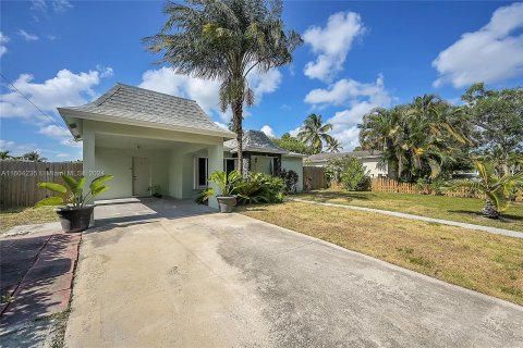 Villa ou maison à vendre à Margate, Floride: 2 chambres, 109.81 m2 № 1223964 - photo 3