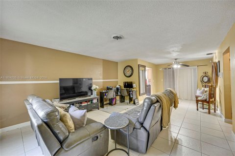 Casa en venta en Margate, Florida, 2 dormitorios, 109.81 m2 № 1223964 - foto 6